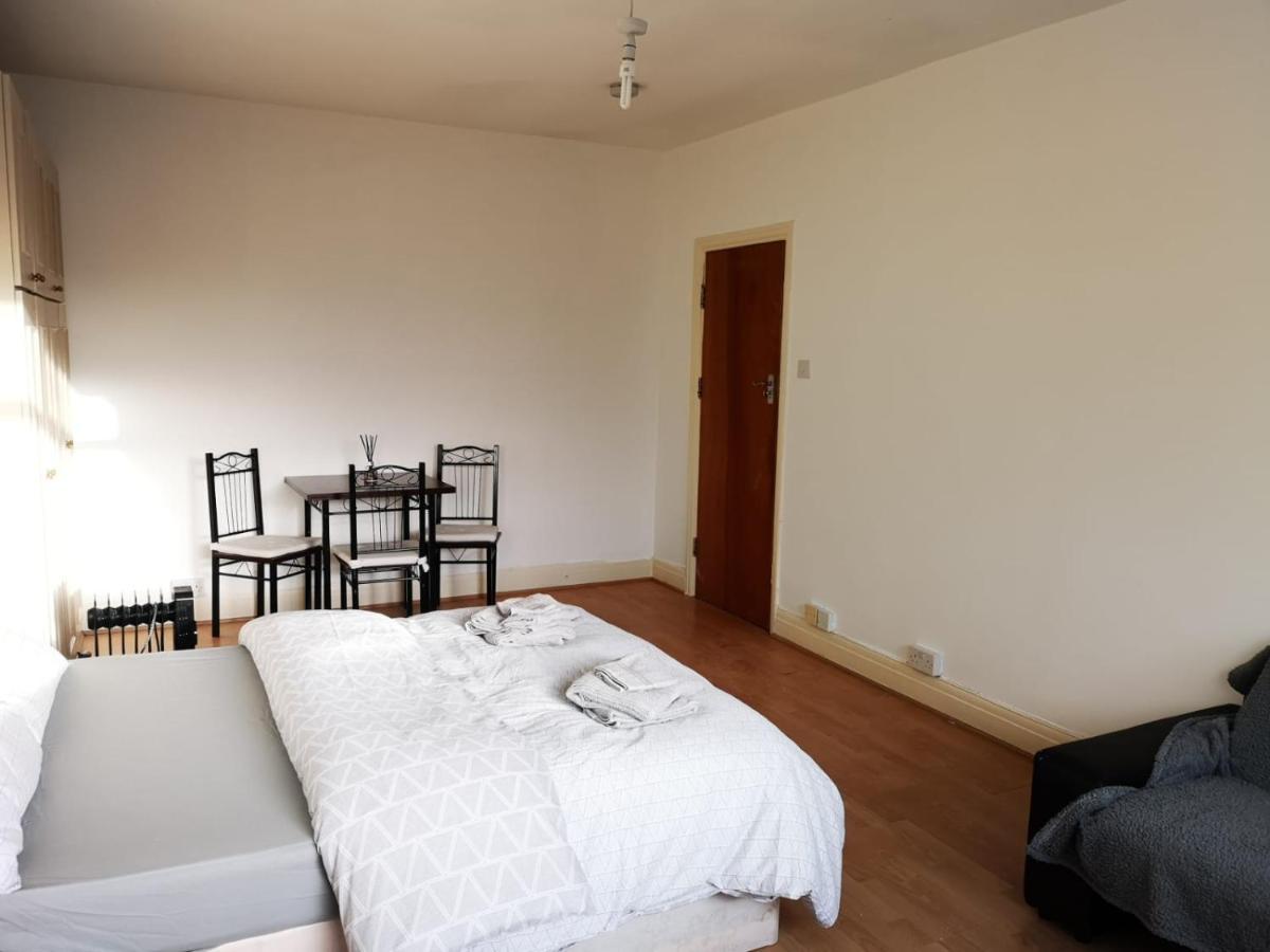 Privatunterkunft Large Spacious In Zone 2