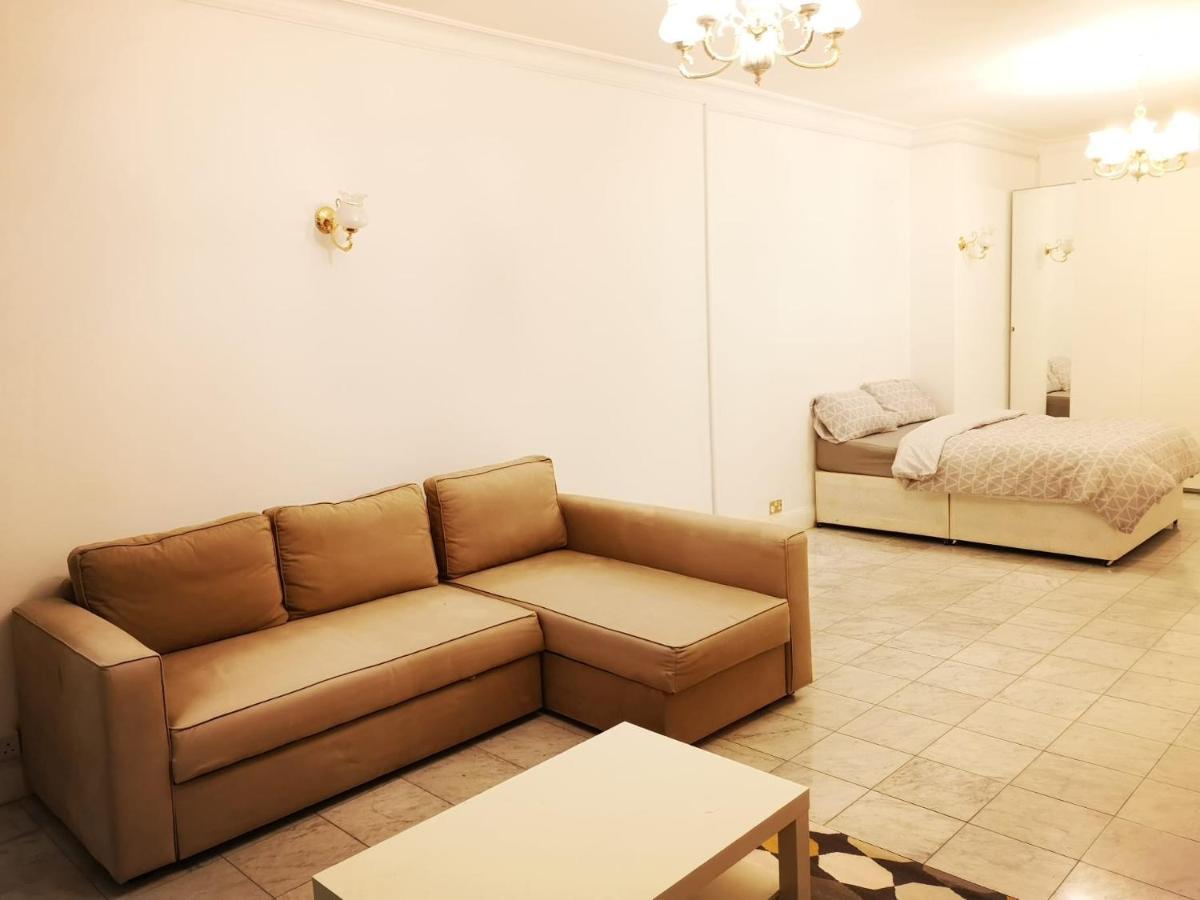 Privatunterkunft Large Spacious In Zone 2